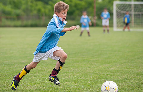 Active sport is one of the main causes of the children's heel pain.